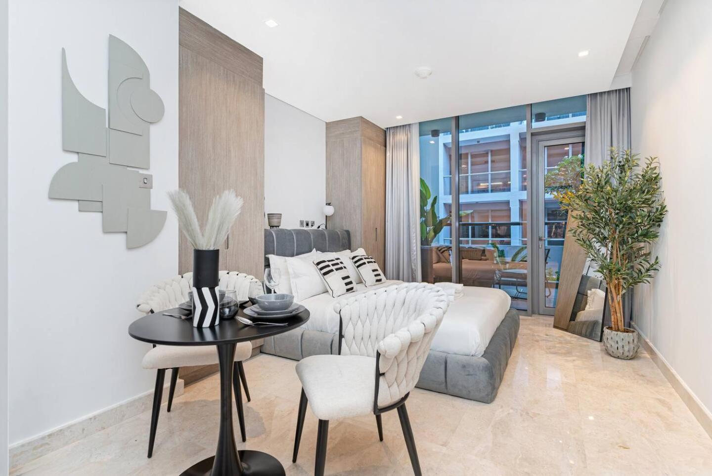 Trendy Studio! Walk To Burj Khalifasleeps 3! Apartment Dubai