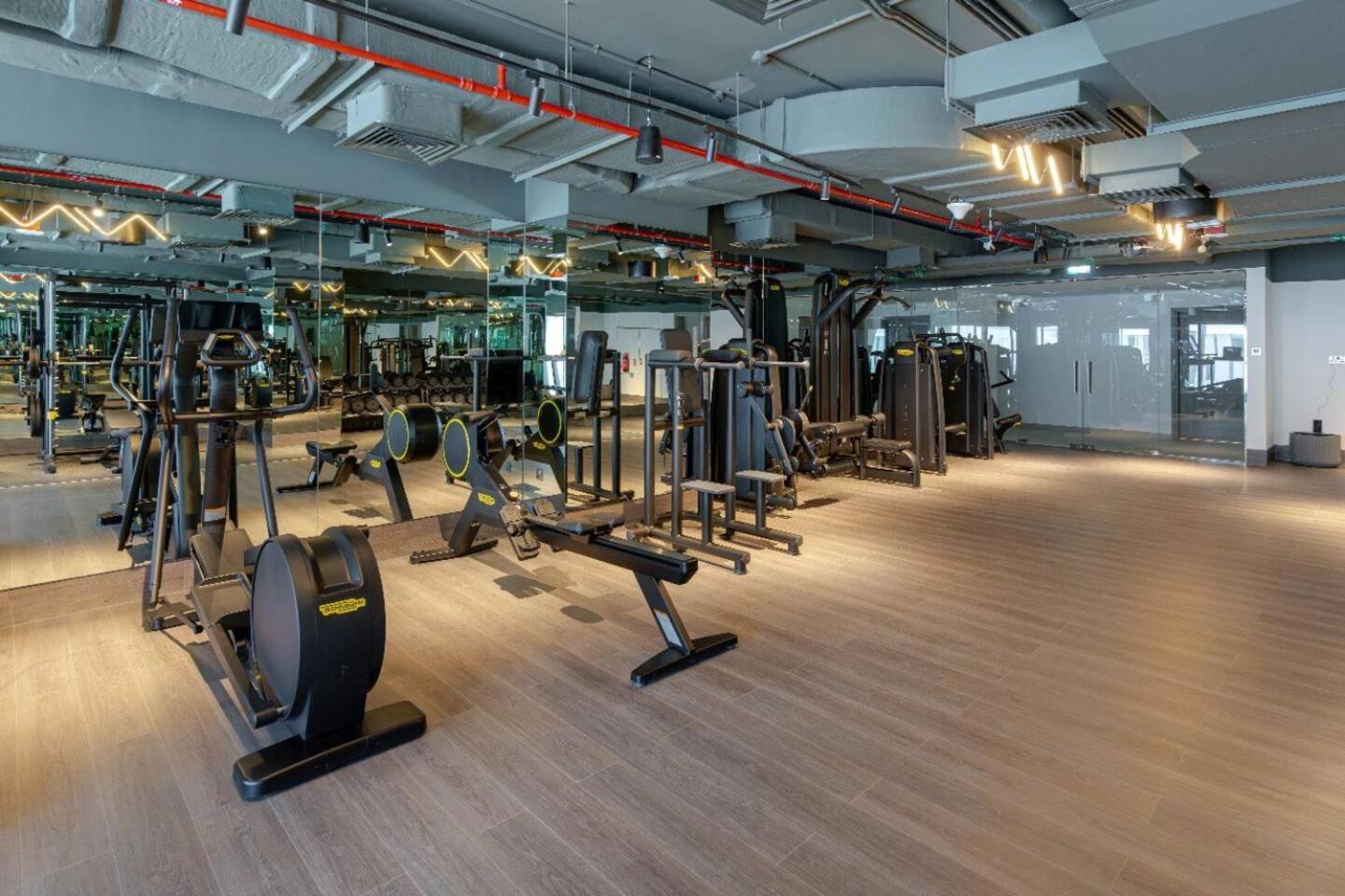 Trendy Studio! Walk To Burj Khalifasleeps 3!