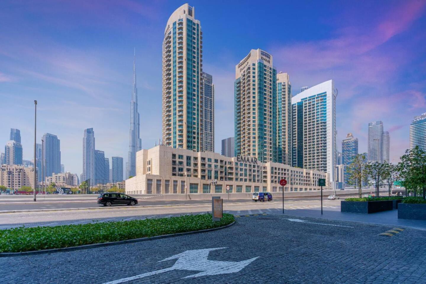 Trendy Studio! Walk To Burj Khalifasleeps 3! *