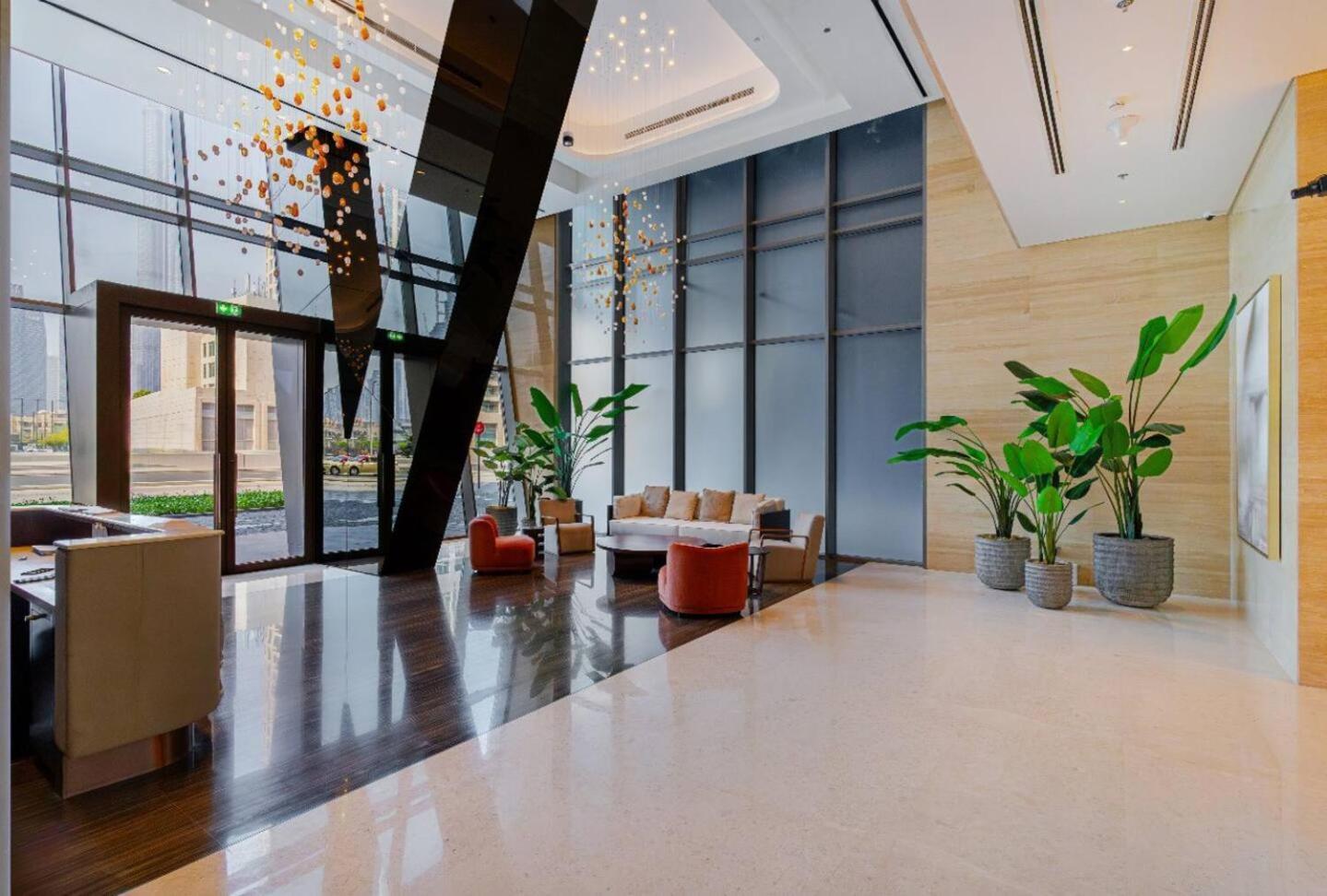 Trendy Studio! Walk To Burj Khalifasleeps 3! * Dubai