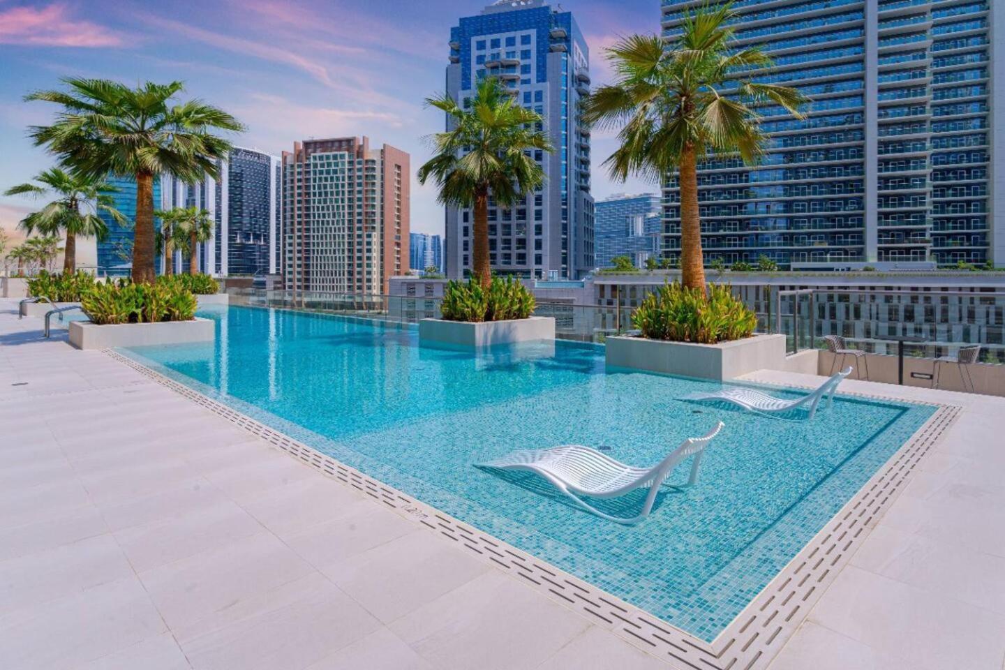 Trendy Studio! Walk To Burj Khalifasleeps 3! Dubai