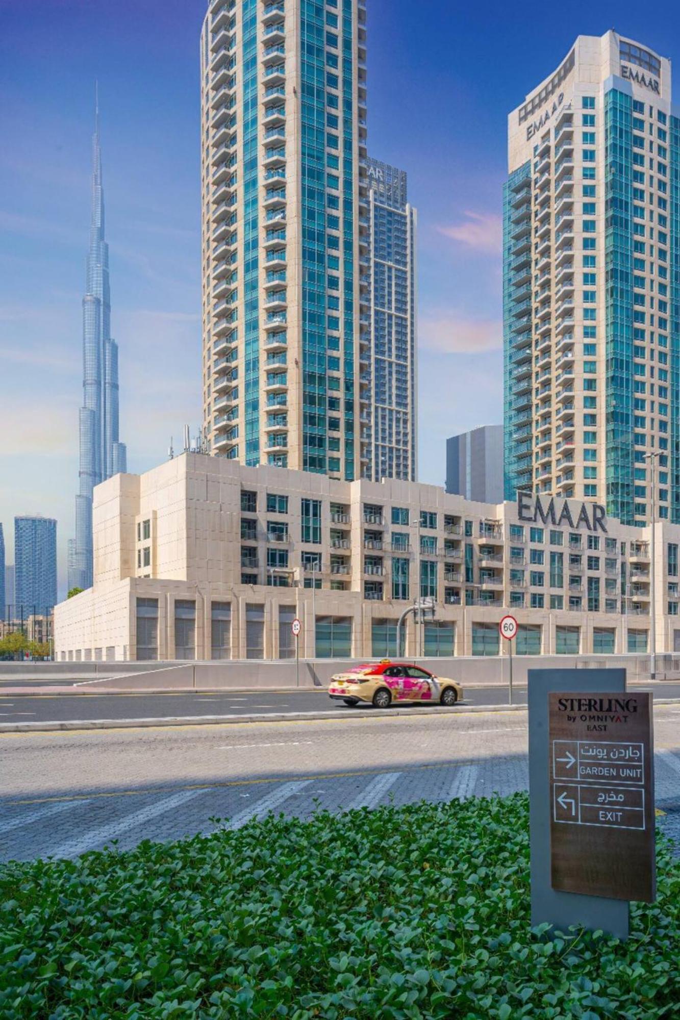 Apartment Trendy Studio! Walk To Burj Khalifasleeps 3!